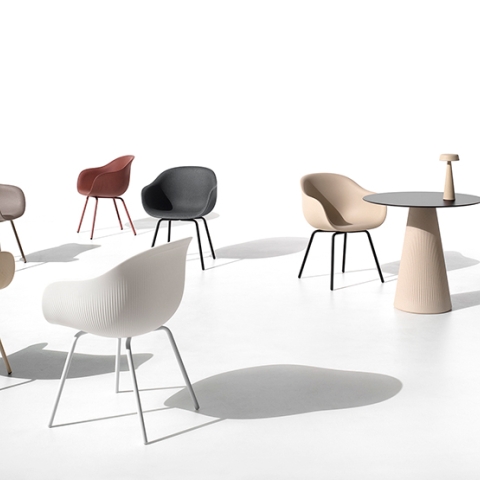 PLUST CHAIR FADE GAMBE METALLO NERO