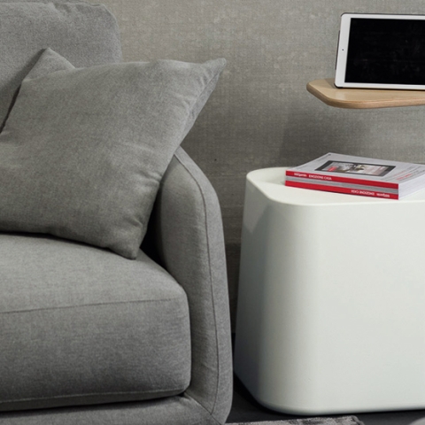 PLUST FOOTSTOOL SAT CON PIANO HPL NERO